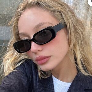 VEHLA Black Olsen Sunglasses